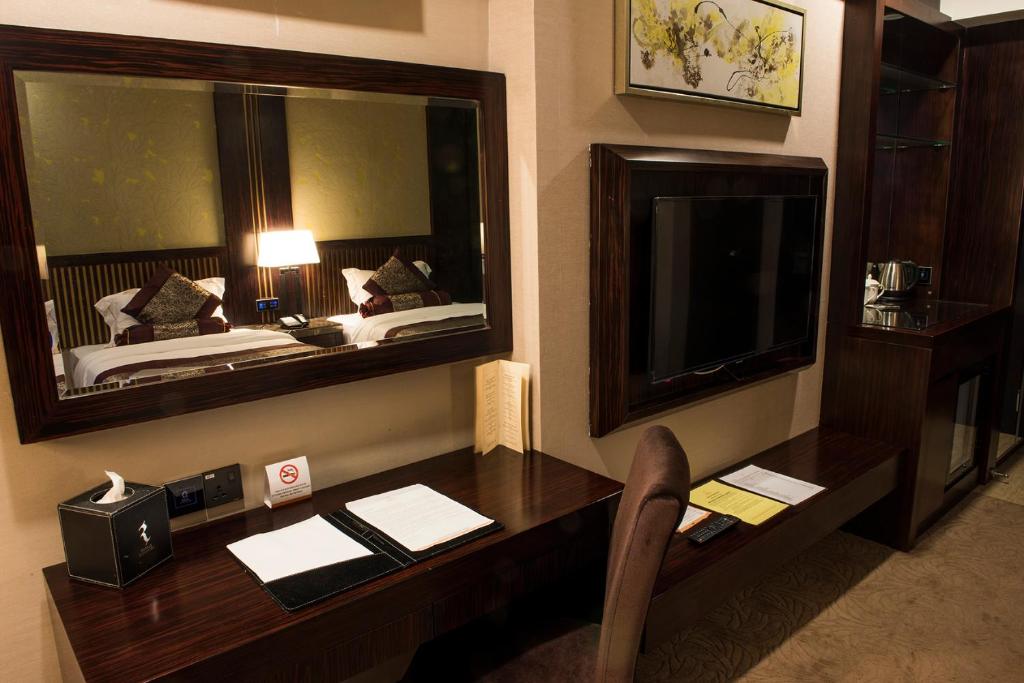 Royale Signature Hotel - Super Deluxe Twin Room