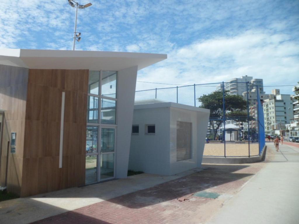  Apartamento FRENTE PARA 0 MAR - PÉ NA AREIA - 3 SUITES - AR CONDICIONADO 2 VAGAS - FINAMENTE DECORADO - PRAIA DO MORRO-INTERNET 30 Mega -WI-FI -TV COM CANAIS CONVENCIONAIS - NETFLIX -CANAIS DE FILMES E ESPORTES VIA INTERNET -KODI