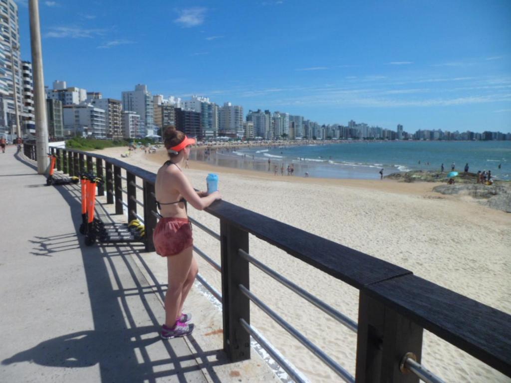  Apartamento FRENTE PARA 0 MAR - PÉ NA AREIA - 3 SUITES - AR CONDICIONADO 2 VAGAS - FINAMENTE DECORADO - PRAIA DO MORRO-INTERNET 30 Mega -WI-FI -TV COM CANAIS CONVENCIONAIS - NETFLIX -CANAIS DE FILMES E ESPORTES VIA INTERNET -KODI