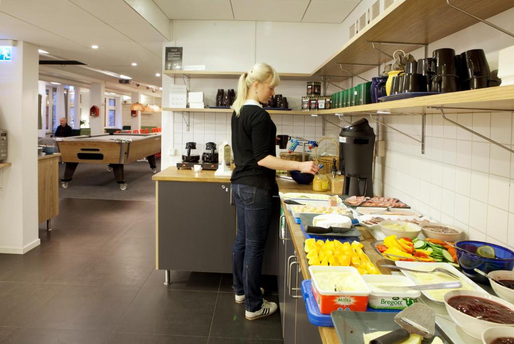 Kuchyň nebo kuchyňský kout v ubytování Backpackers Göteborg