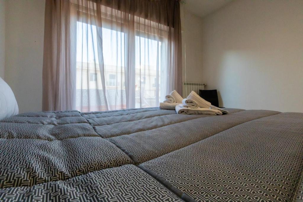 Tiffany & Mayfair Lifestyle Suites by Babylon Stay - Apartment - Annex