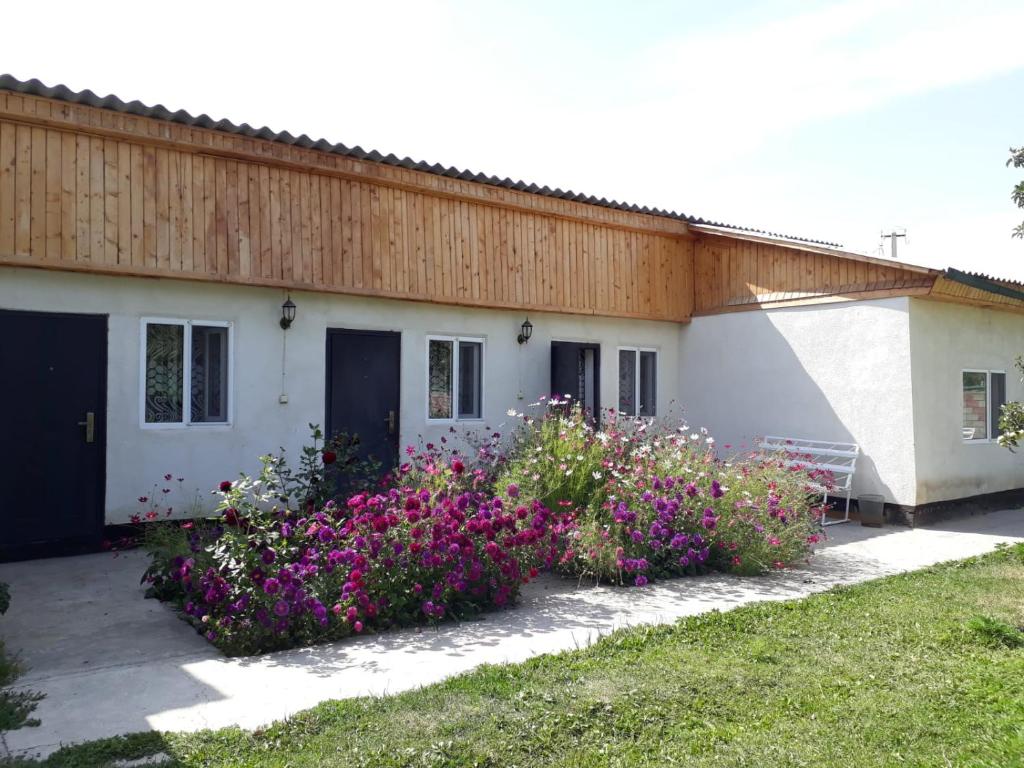 Zahrada ubytování Guest House Jekshen
