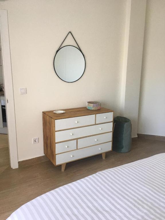Łóżko lub łóżka w pokoju w obiekcie Apartment Club Playa Flores Torremolinos