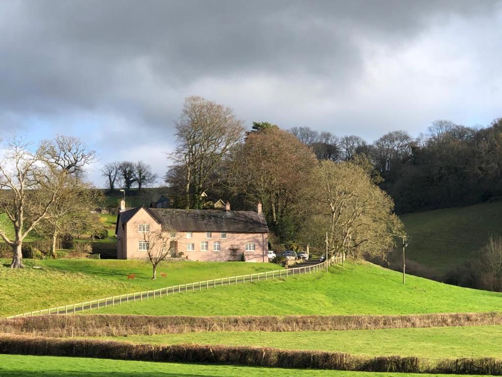 Walnut Tree Farm - Housity