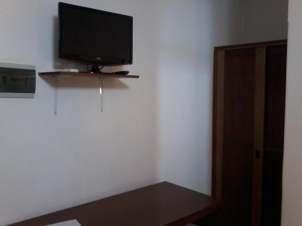 TV a/nebo společenská místnost v ubytování Atlantic Maio Hotel