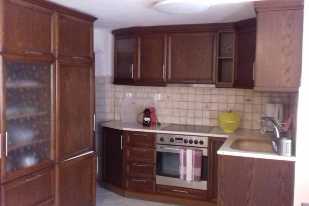 Kuchnia lub aneks kuchenny w obiekcie Plateia Apartments (Katerina)