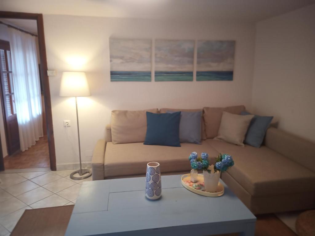 Część wypoczynkowa w obiekcie Plateia Apartments (Katerina)