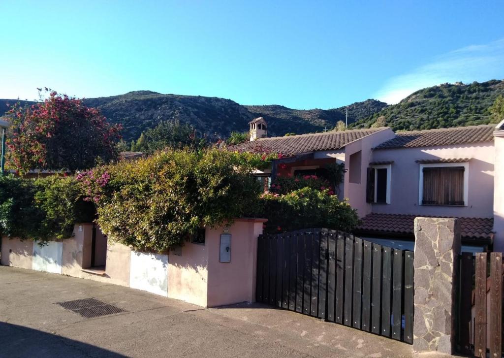 Villa Bea a Teulada - Lussuosa casa con spiaggia privata