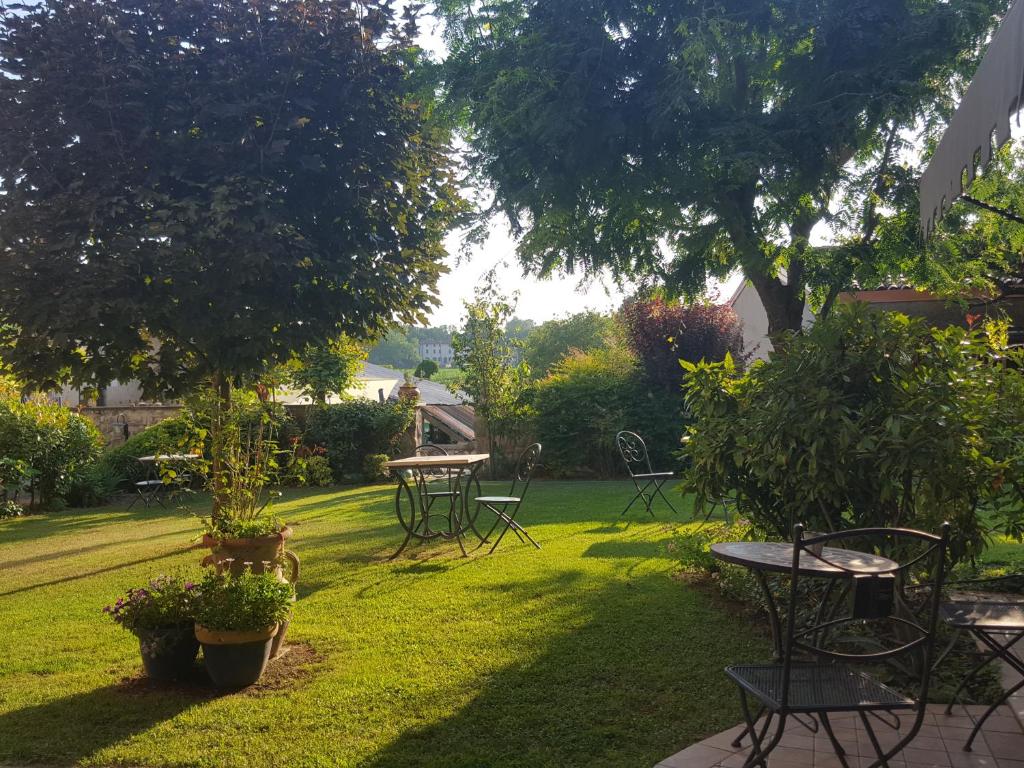 Zahrada ubytování Le Quattro Stagioni B&B and Apartament