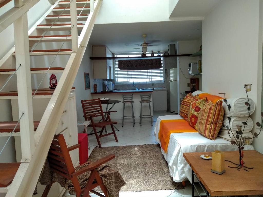  Apto 60m2 STD no Arpoador a uma quadra das praias