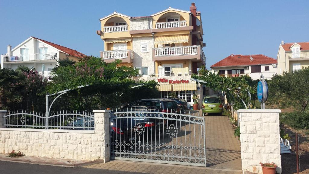 Budova, v ktorej sa apartmán nachádza