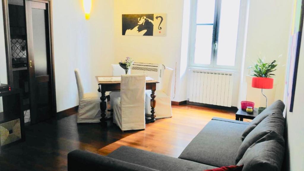 Tra la Basilica di San Giovanni e il Colosseo - Two-Bedroom Apartment