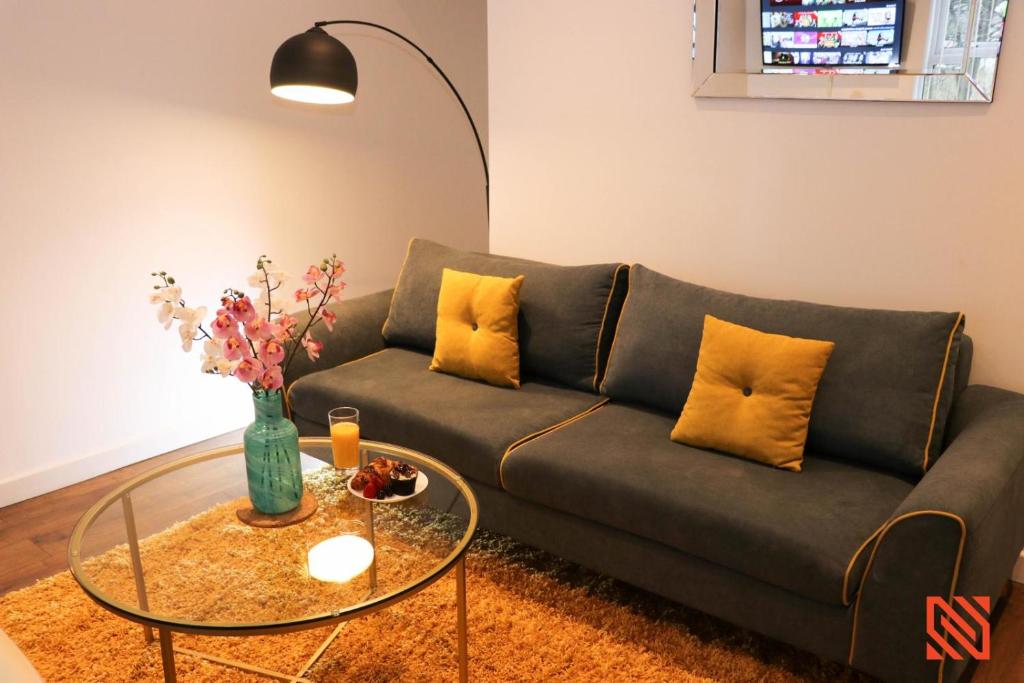 Modern Newgate Apartments - Convenient Location, Close to All Local Amenities - Two-Bedroom Apartment