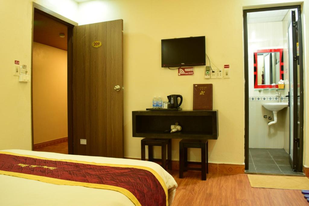 Phuong Nam Hotel - 12