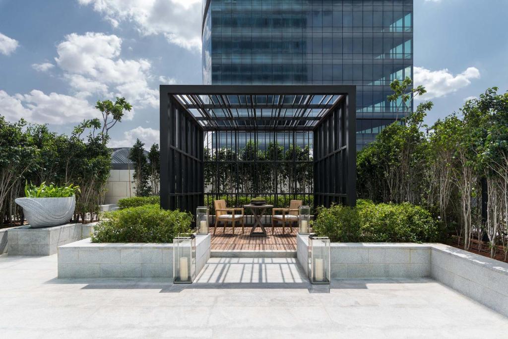 Zahrada ubytování Four Seasons Hotel Bengaluru at Embassy ONE