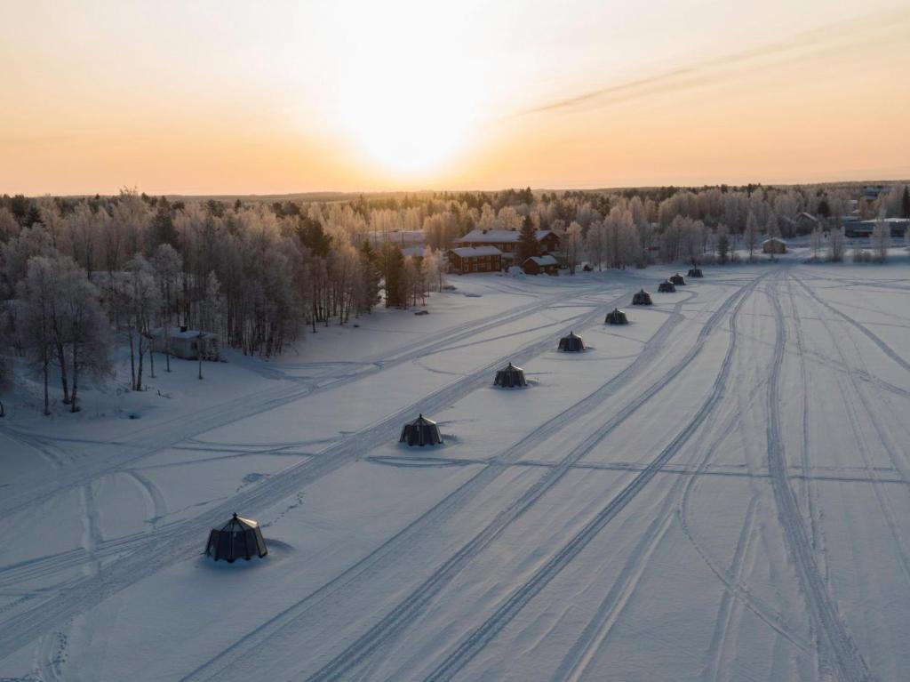 Arctic Guesthouse & Igloos v zimě