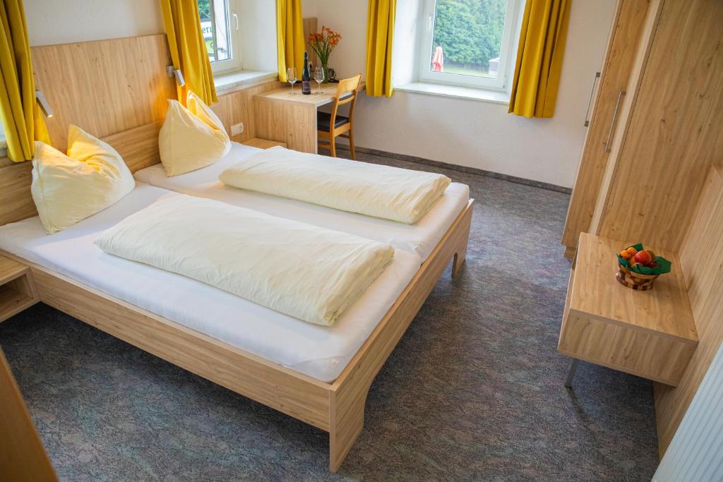 Postel nebo postele na pokoji v ubytování Landhotel Haagerhof