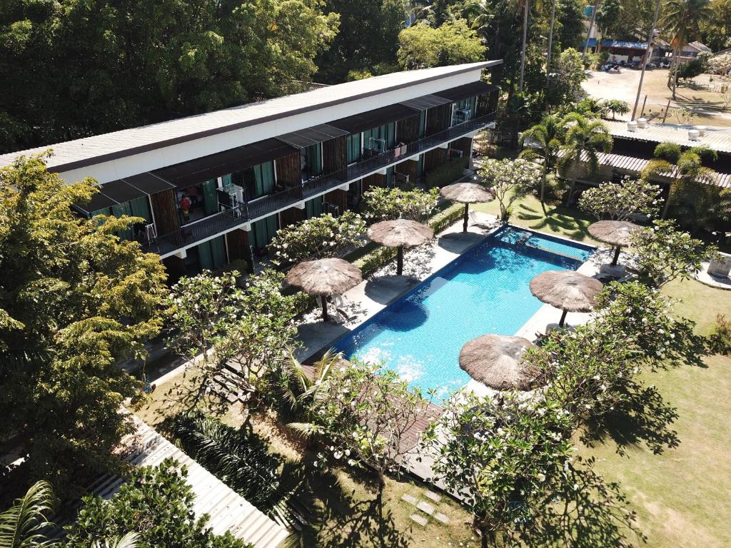 Bazén v ubytování The Nidhra Boutique Resort nebo v jeho okolí