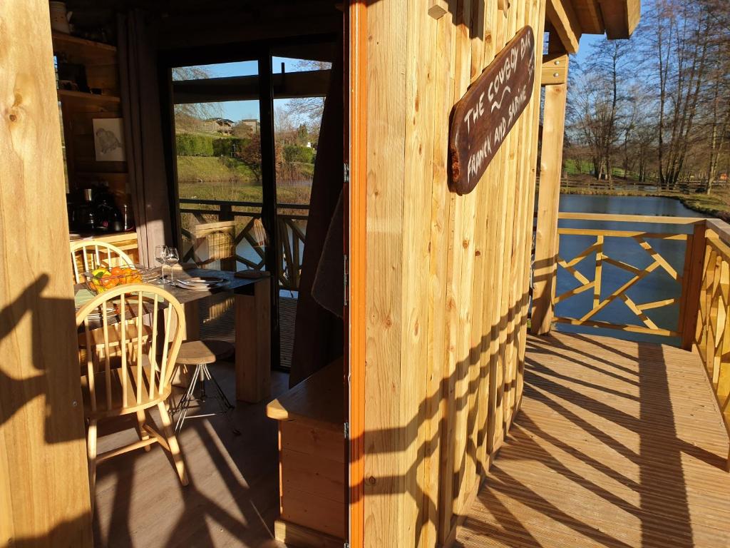 Balkón nebo terasa v ubytování Etangs du Moulin