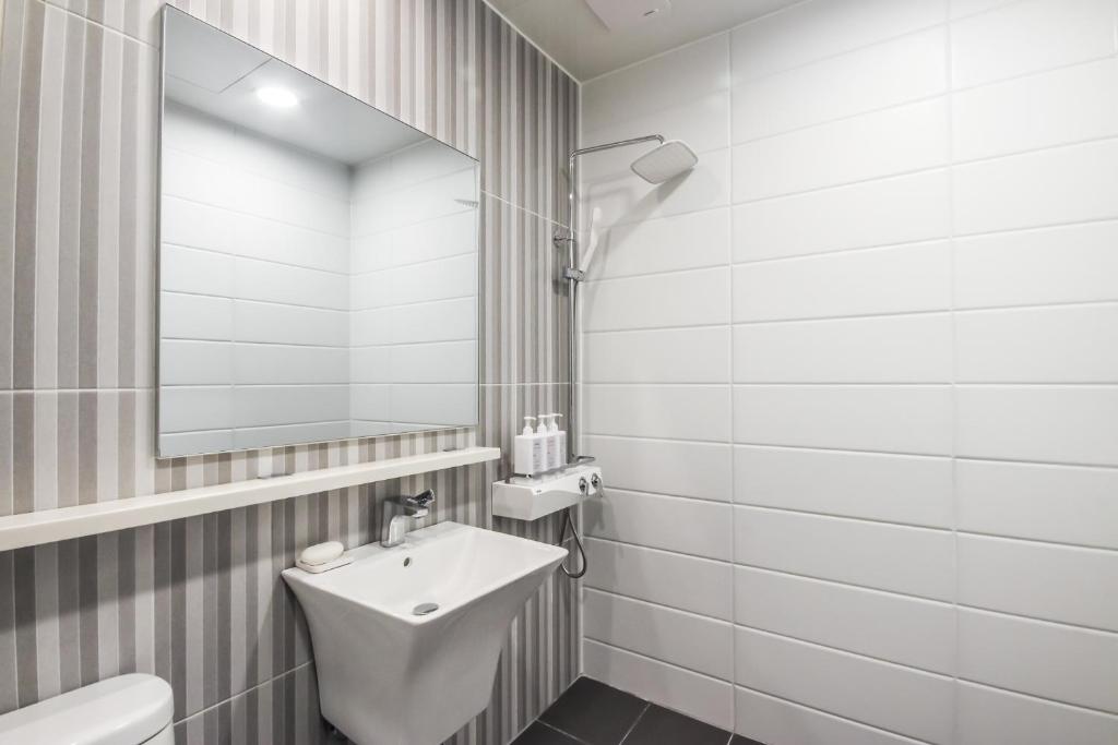 Koupelna v ubytování Gguljam Hotel