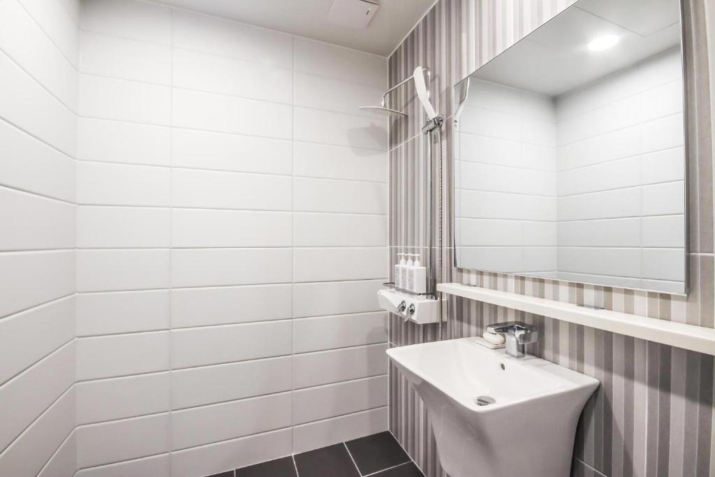 Koupelna v ubytování Gguljam Hotel