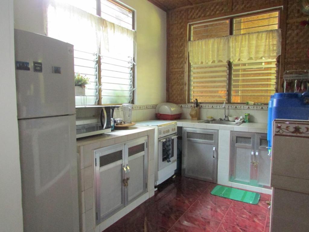 Felipa Beach and Guesthouse - Lotus