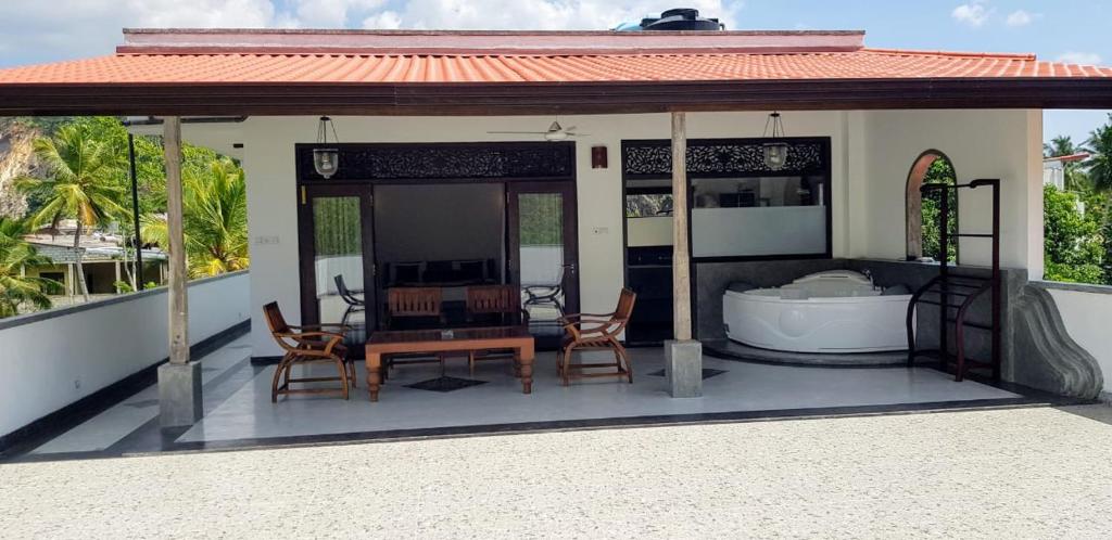 Green Villa Unawatuna - Penthouse Suite
