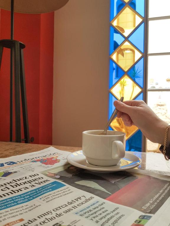 Příslušenství pro přípravu čaje a kávy v ubytování Hotel Plaza Escribano