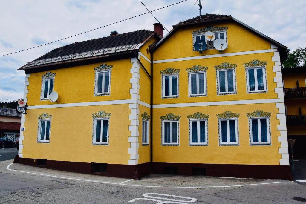Budova, v ktorej sa penzión/hostinec nachádza