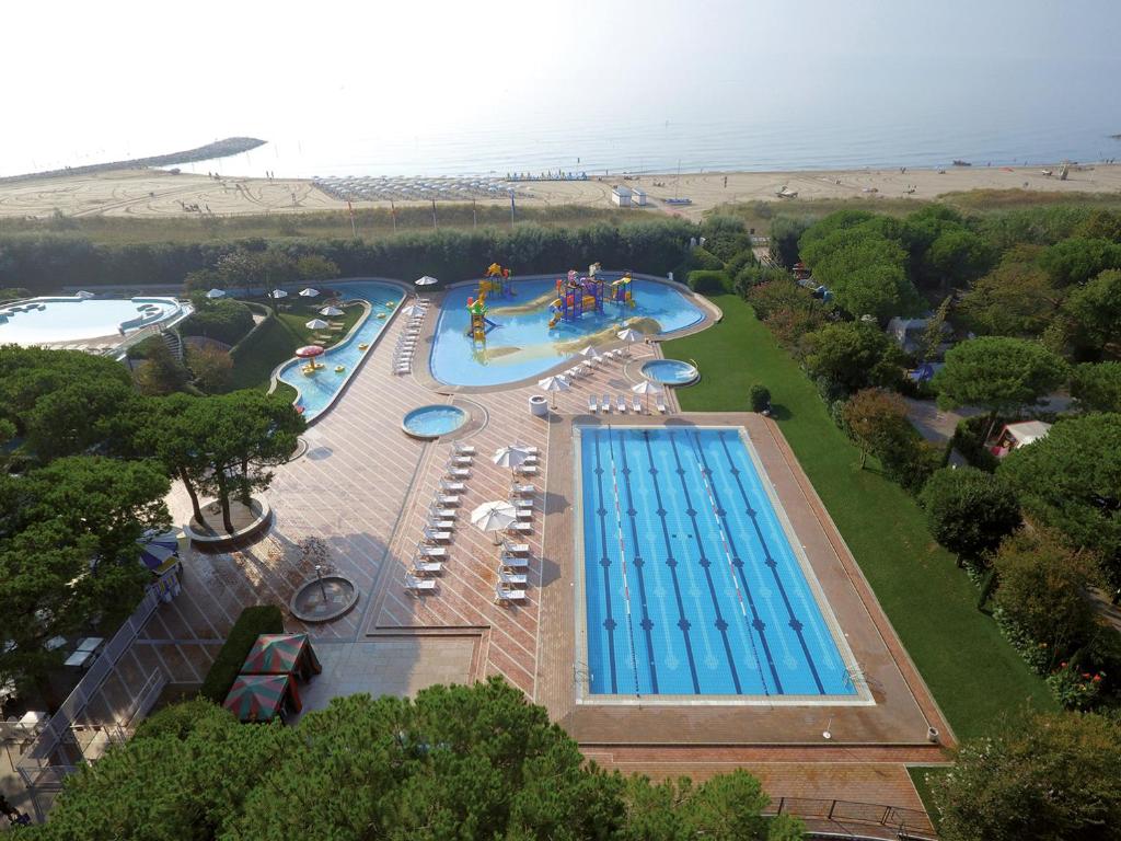Bazén v ubytování Victoria Mobilehome in Union Camping Cavallino nebo v jeho okolí