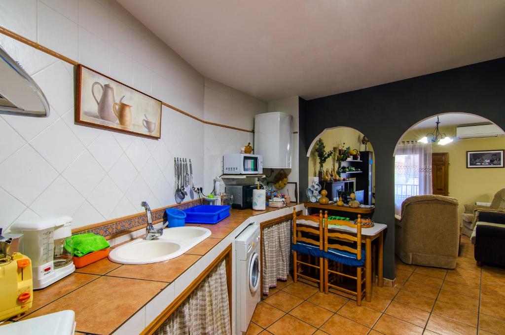 A kitchen or kitchenette at Casa Rural Las 6 Hermanas