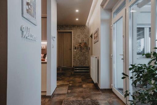 Fotografia z galérie ubytovania Kényelmes apartman a belváros szélén v destinácii Győr