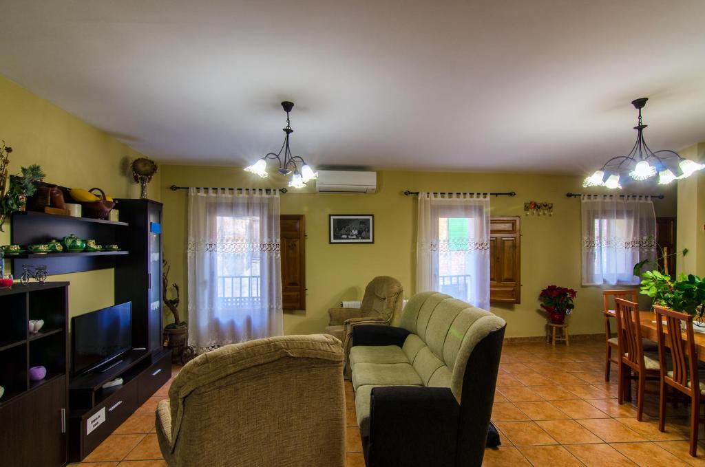 A seating area at Casa Rural Las 6 Hermanas