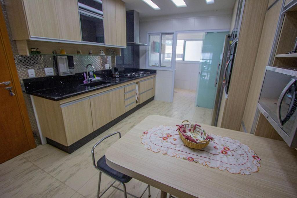  Apartamento Les Vagues - Alto estilo de frente para o mar no Guarujá