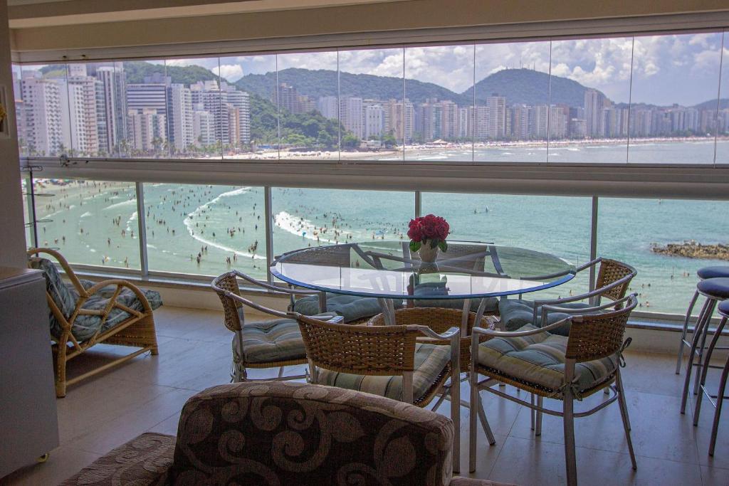  Apartamento Les Vagues - Alto estilo de frente para o mar no Guarujá