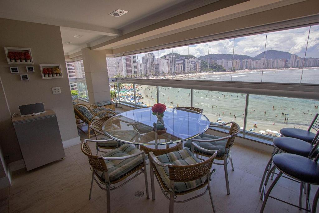  Apartamento Les Vagues - Alto estilo de frente para o mar no Guarujá