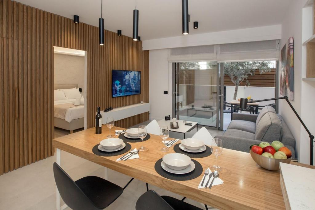 Acropolis Golden Suites by GHH - 5