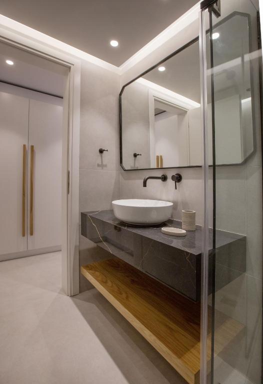 Acropolis Golden Suites by GHH - 16