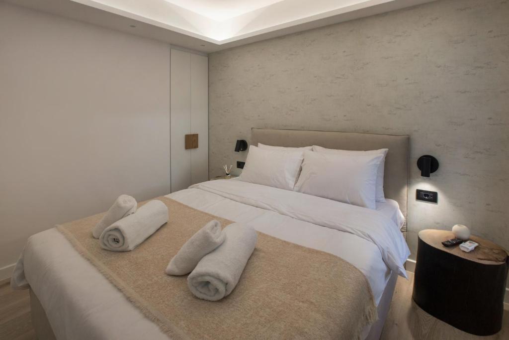 Acropolis Golden Suites by GHH - 12
