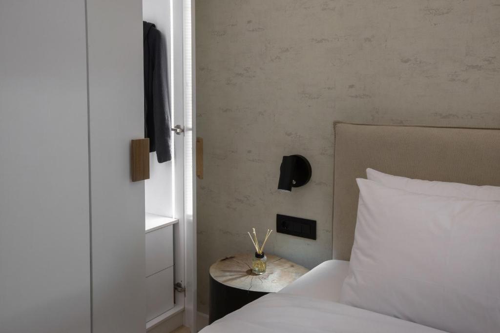 Acropolis Golden Suites by GHH - 14