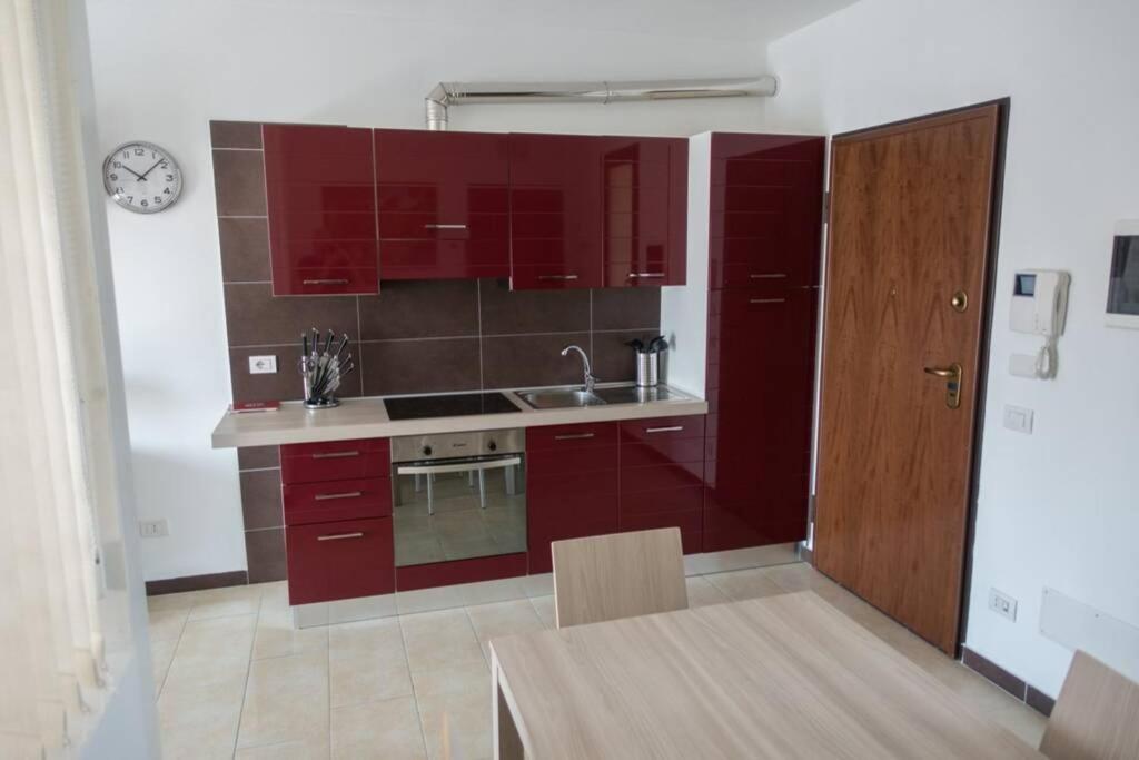 Kuchnia lub aneks kuchenny w obiekcie Apartment Victoria, cozy studio flat near Leonardo Academy