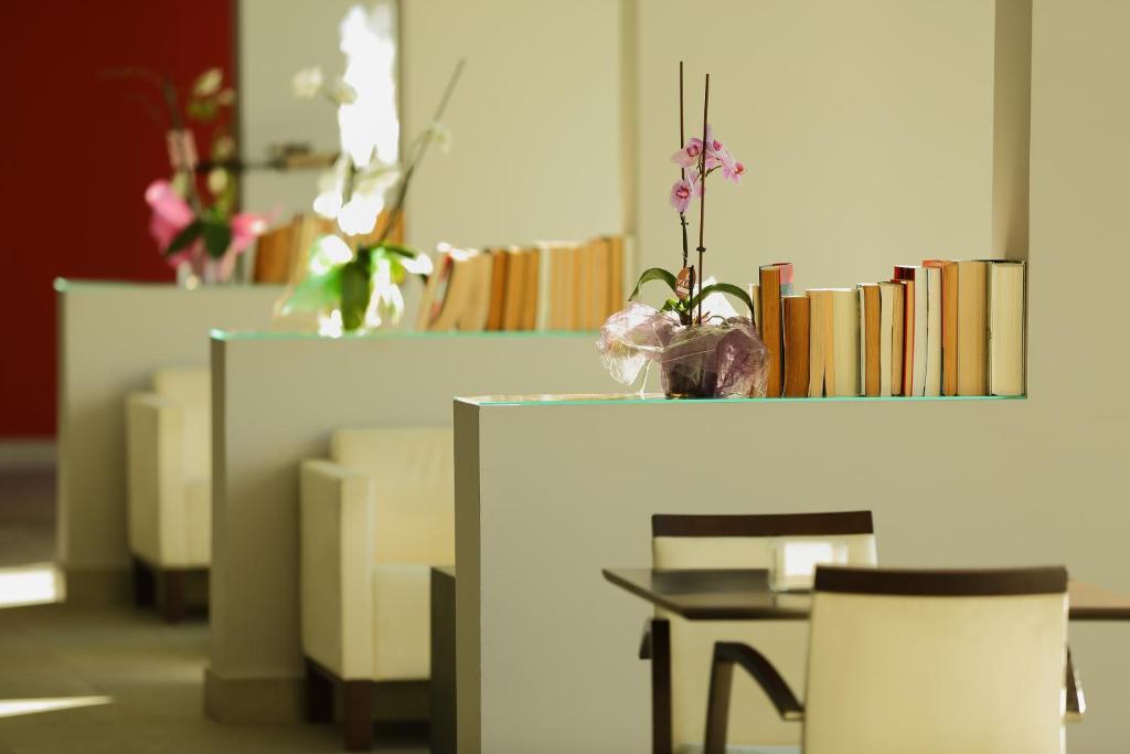 Reštaurácia alebo iné gastronomické zariadenie v ubytovaní Hotel Herbeira