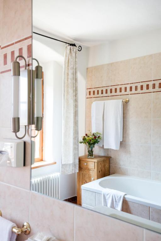 Koupelna v ubytování Weinhaus Nigl - Hotel, Restaurant und Spa