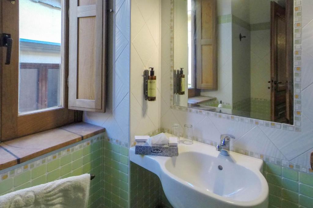 Koupelna v ubytování Donnaciccina Accomodation