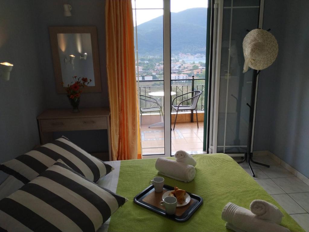 Nespecifikovaný výhled na hory nebo výhled na hory při pohledu z aparthotelu