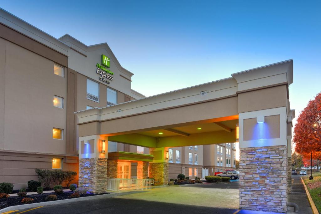 Holiday Inn Express & Suites West Long Branch - Eatontown, an IHG Hotel, West  Long Branch – Updated 2024 Prices