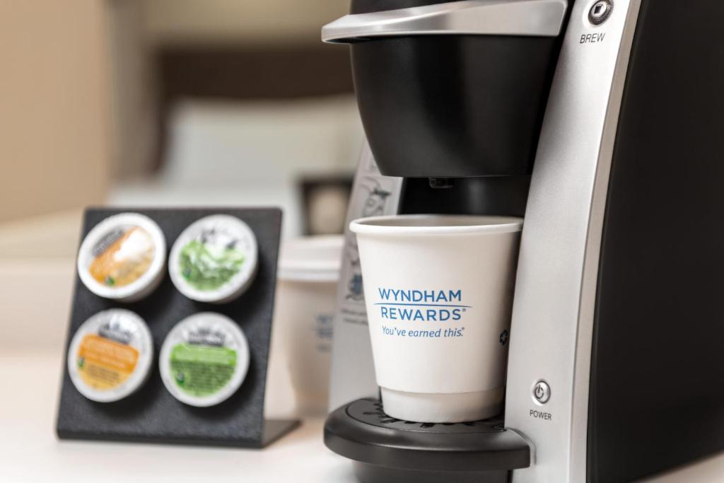 
Queen Room - Non-Smoking
