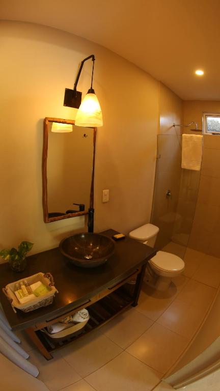 Koupelna v ubytování Agam Hotel