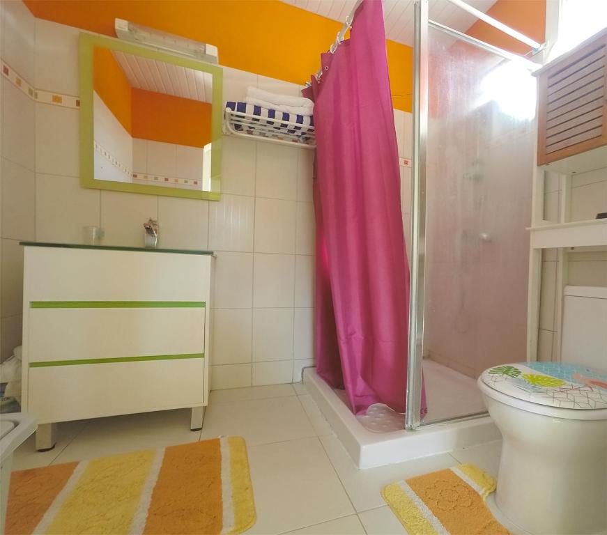 Koupelna v ubytování LA MAISON JOSÉPHINE ANSE à L'ANE - 6 PERS