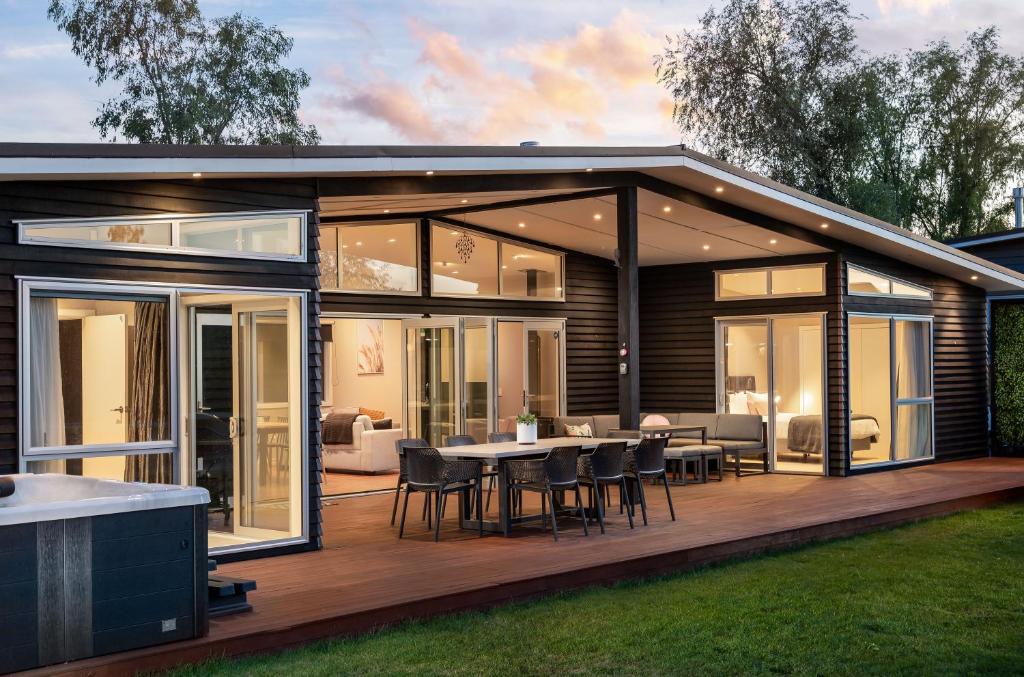 Wind Down on Esther - Resim 9